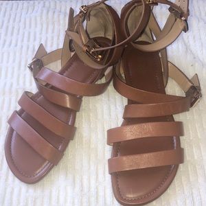 FLASH SALE! Michael Kor’s Sandals, 8.5 🎉🎊